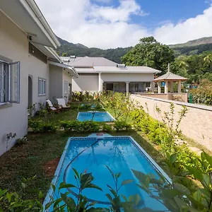 beau-vallon-villa-chalets.maheislandhotels.com/